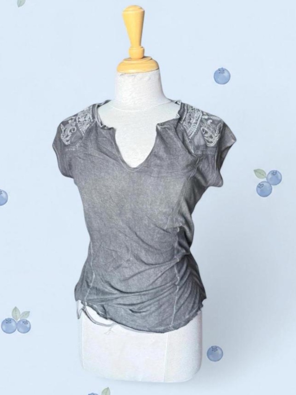 Guess Gray Top